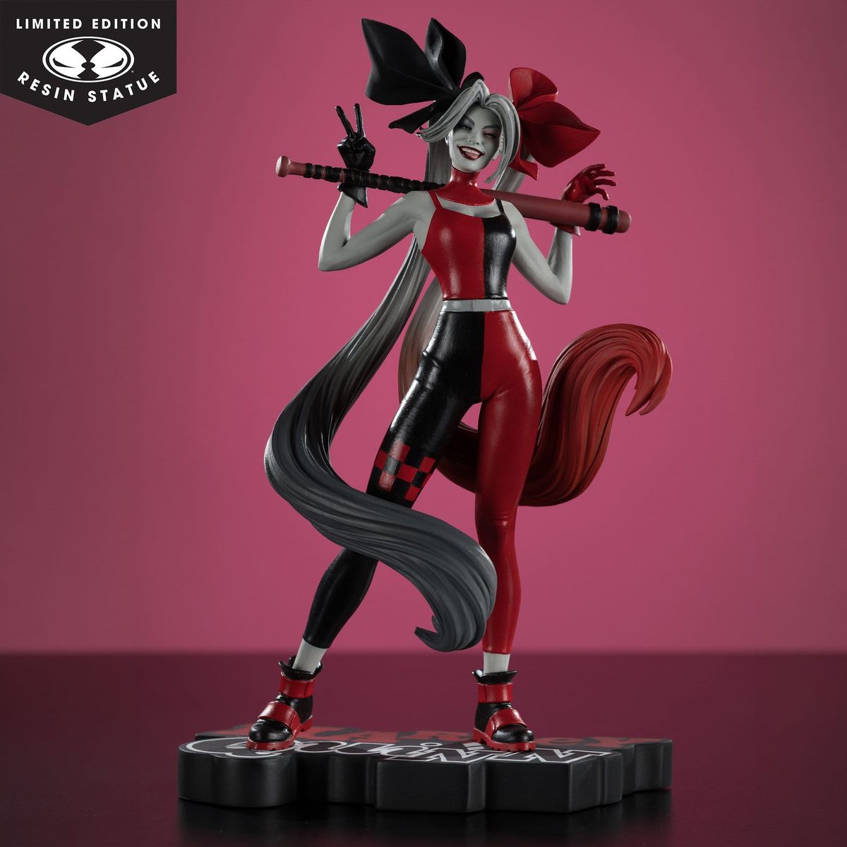 Batman - DC Direct Harley Quinn: Red, White & Black Statue 1/10 Harley Quinn by Alex Garner - Figuuri (keräilyhahmo)