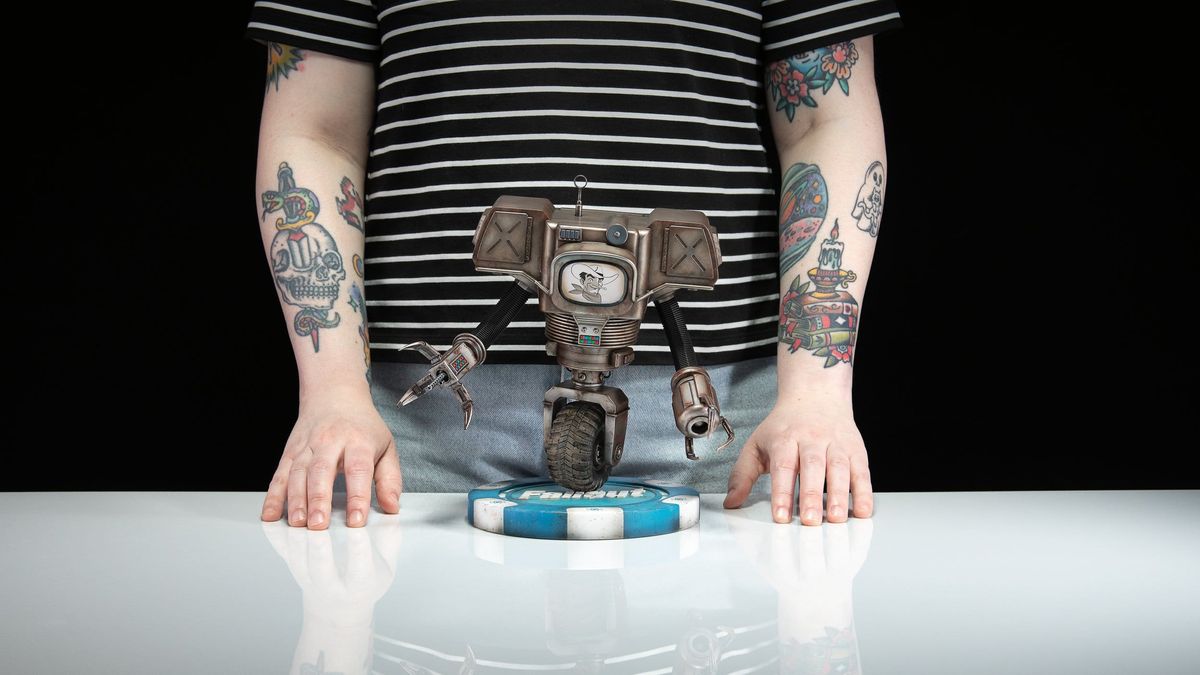 Fallout - Amazon Victor the Securitron - Figure