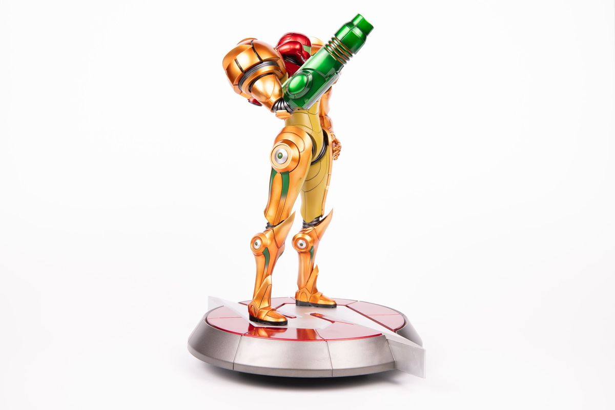 Metroid Prime - Samus Varia Suit - Standard Edition Figure