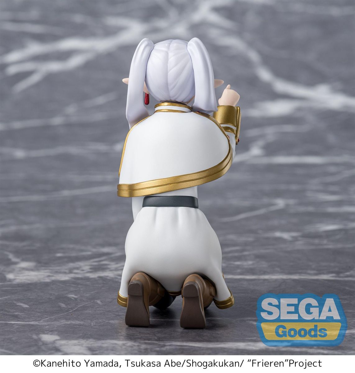 Frieren: Beyond Journey's End - PM Perching Frieren Poking Something - Figure