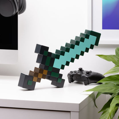 Minecraft - Diamond Sword - Valaisin (lamppu)