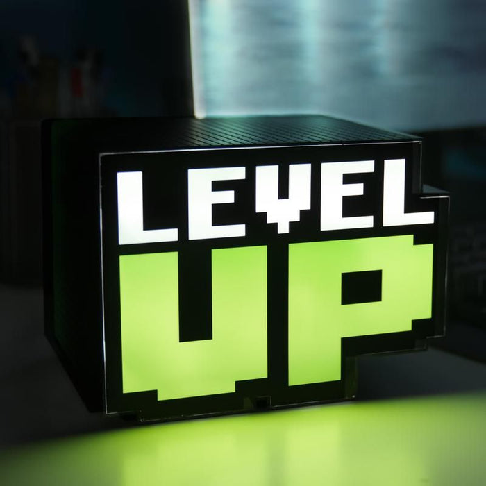 Level Up - Valaisin (lamppu)