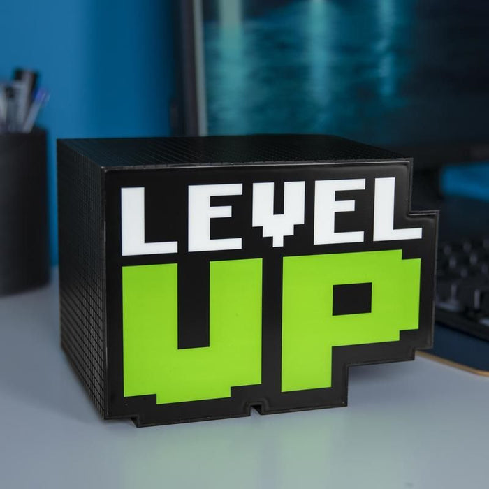 Level Up - Valaisin (lamppu)